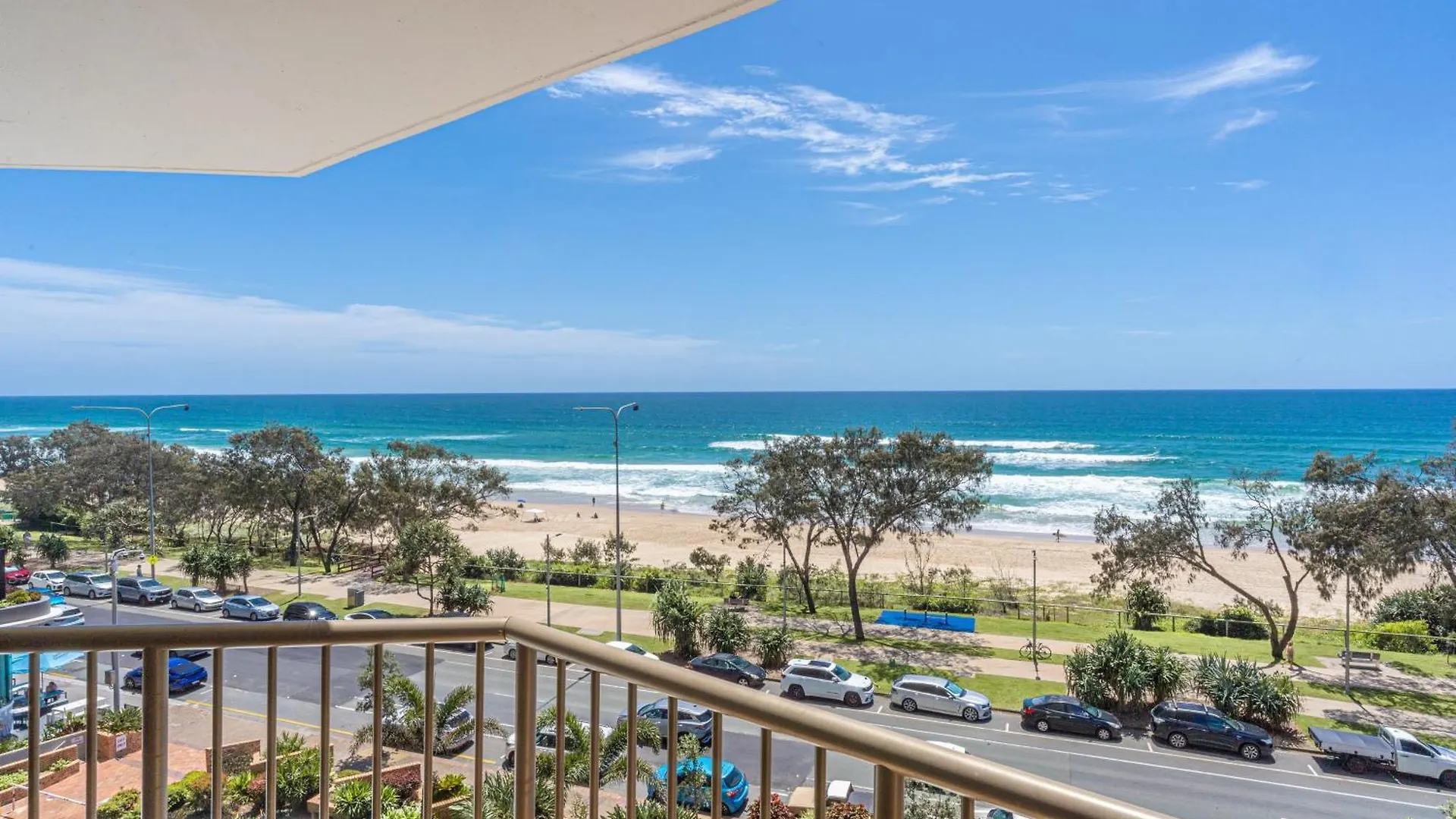 New! Beachfront Bliss 2 Bed 2 Bath Stunning Ocean Views Gold Coast