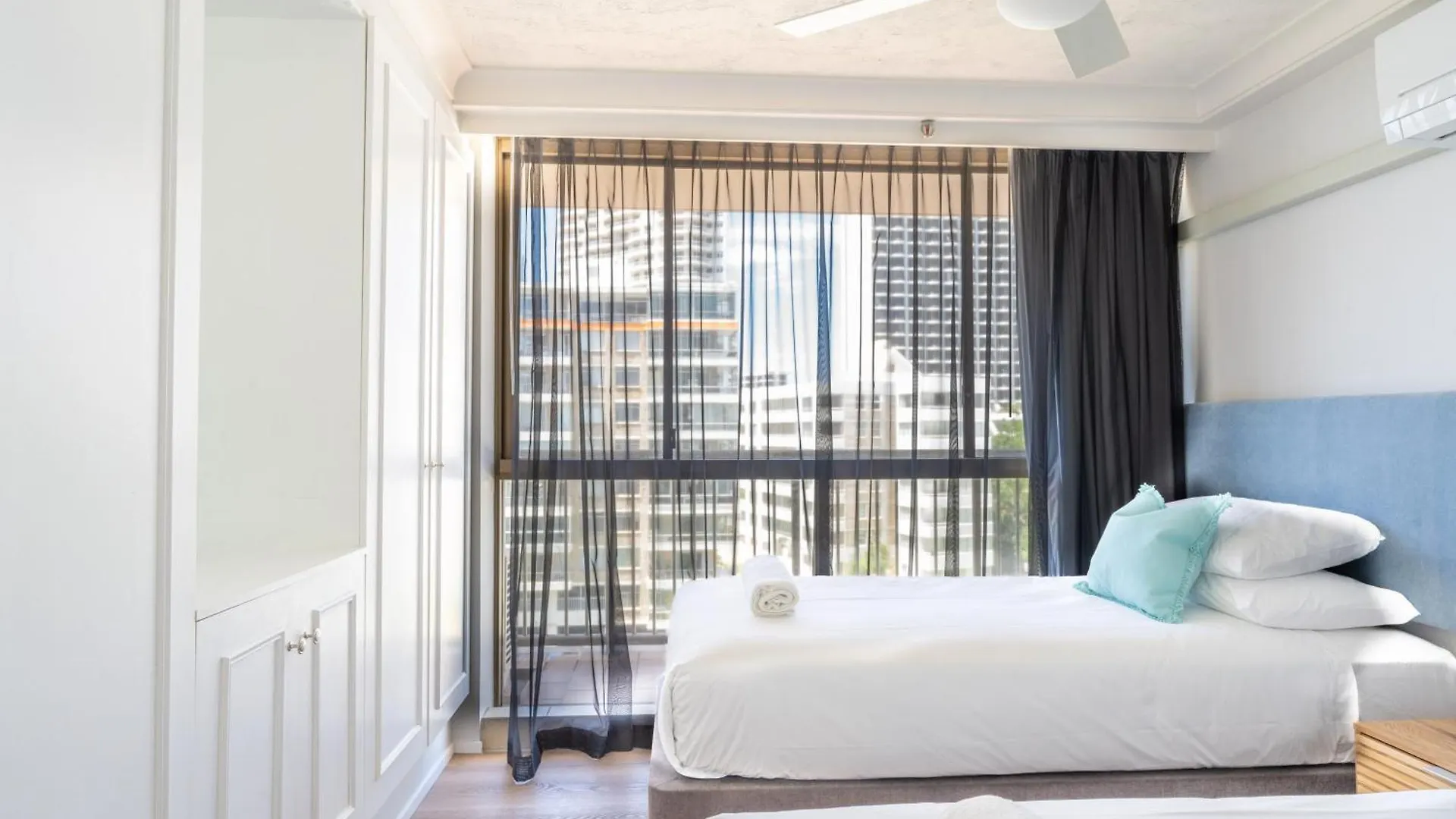 New! Beachfront Bliss 2 Bed 2 Bath Stunning Ocean Views Gold Coast
