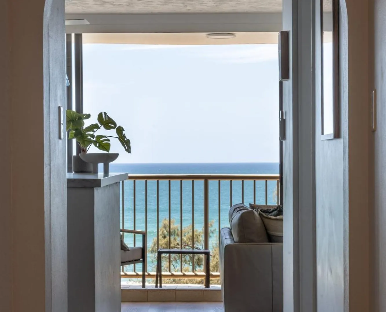 New! Beachfront Bliss 2 Bed 2 Bath Stunning Ocean Views Gold Coast Apartment