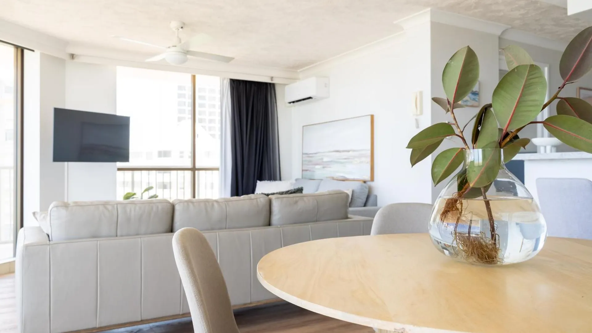 New! Beachfront Bliss 2 Bed 2 Bath Stunning Ocean Views Gold Coast