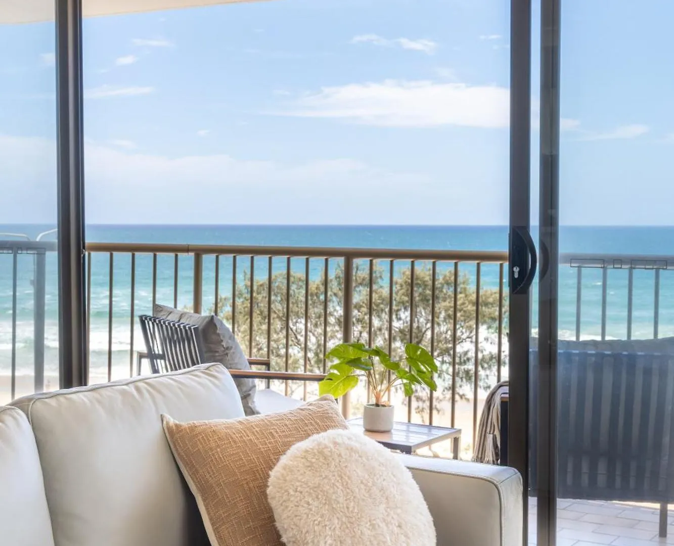 New! Beachfront Bliss 2 Bed 2 Bath Stunning Ocean Views Gold Coast Australia