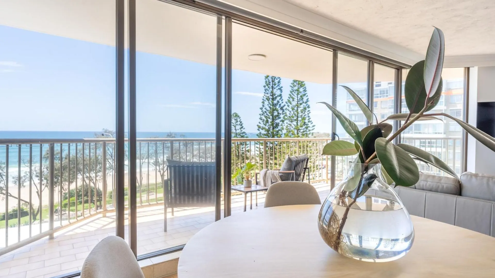 New! Beachfront Bliss 2 Bed 2 Bath Stunning Ocean Views Gold Coast